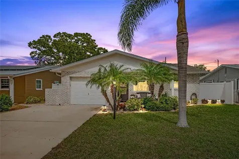 5635 20th Avenue N St Petersburg FL 33710