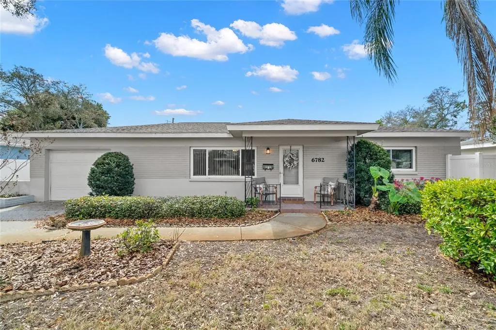6782 31st Terrace N St Petersburg FL 33710