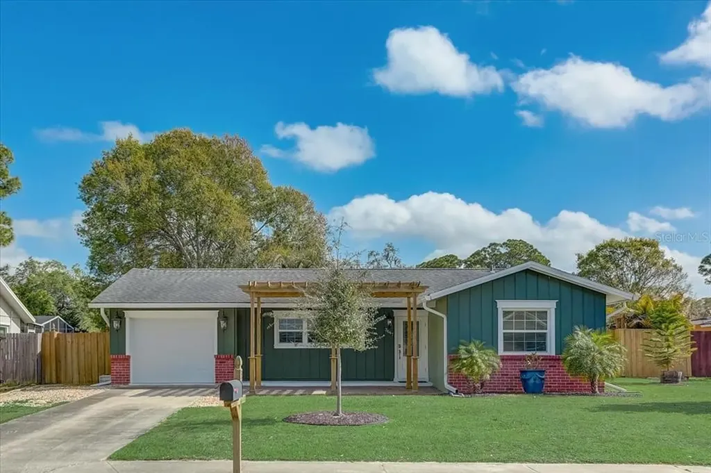 3647 Woodmont Drive Sarasota FL 34232
