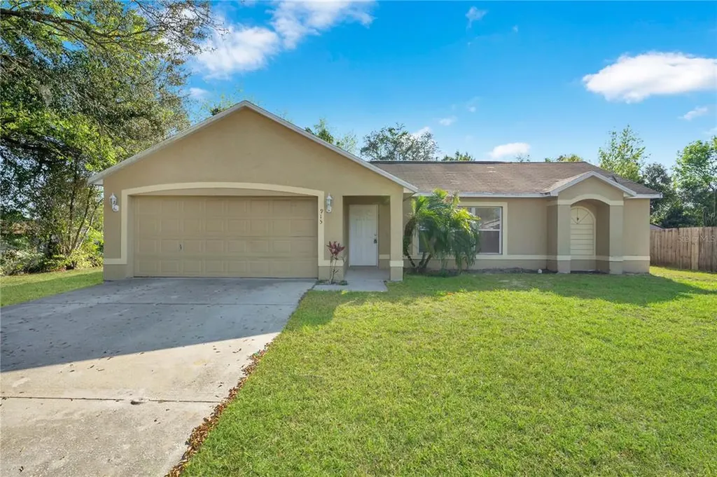 915 Leeward Drive Deltona FL 32738