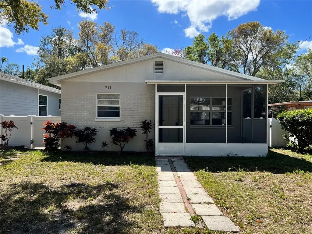 911 14th Avenue NW Largo FL 33770