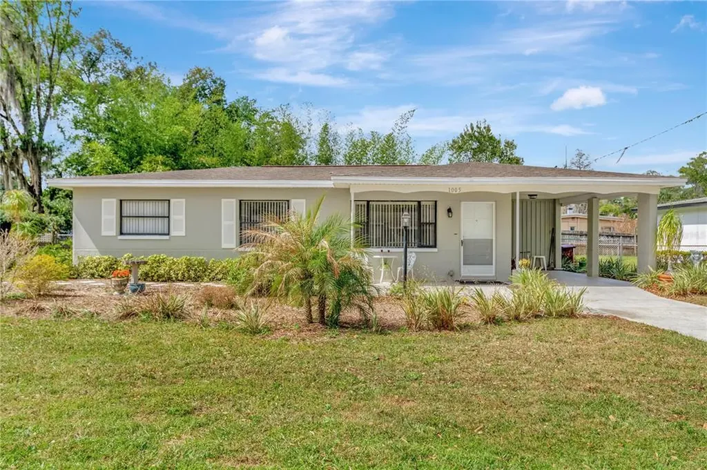 1005 N Bracewell Drive Plant City FL 33563