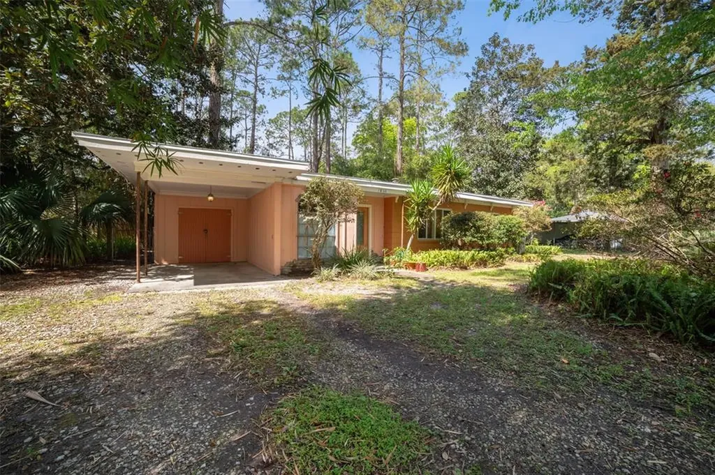 1804 NE 6th Terrace Gainesville FL 32609