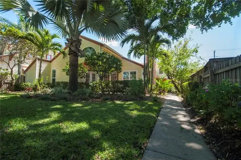 316 21st Avenue NE St Petersburg FL 33704
