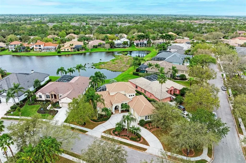7504 Harrington Lane Bradenton FL 34202