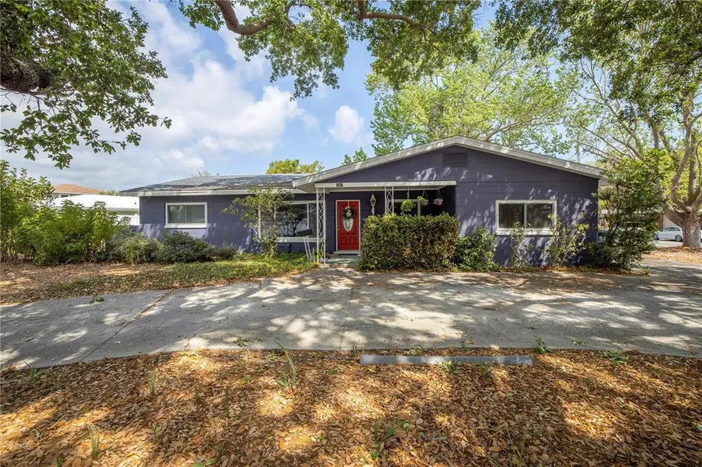 1047 37th Avenue NE St Petersburg FL 33704