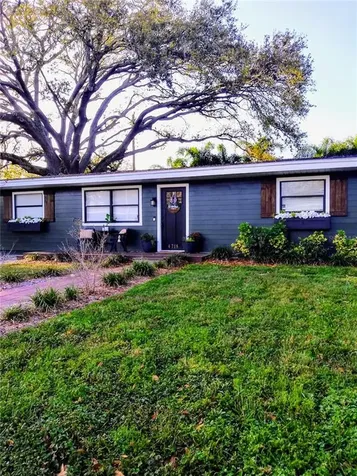 4718 W Wallace Avenue Tampa FL 33611