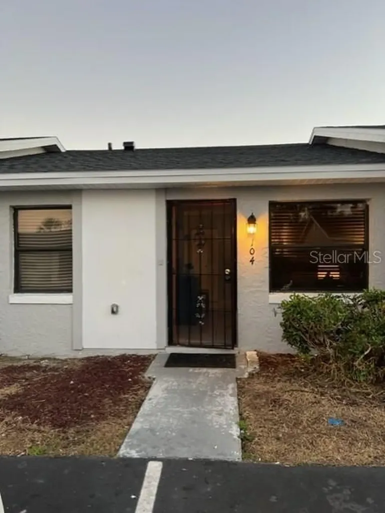 104 Lake Villa Way Kissimmee FL 34743