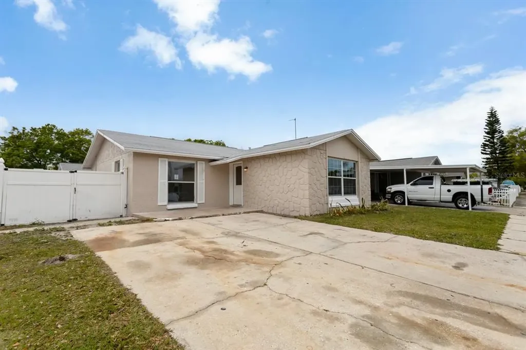 8702 Leeward Drive Tampa FL 33634