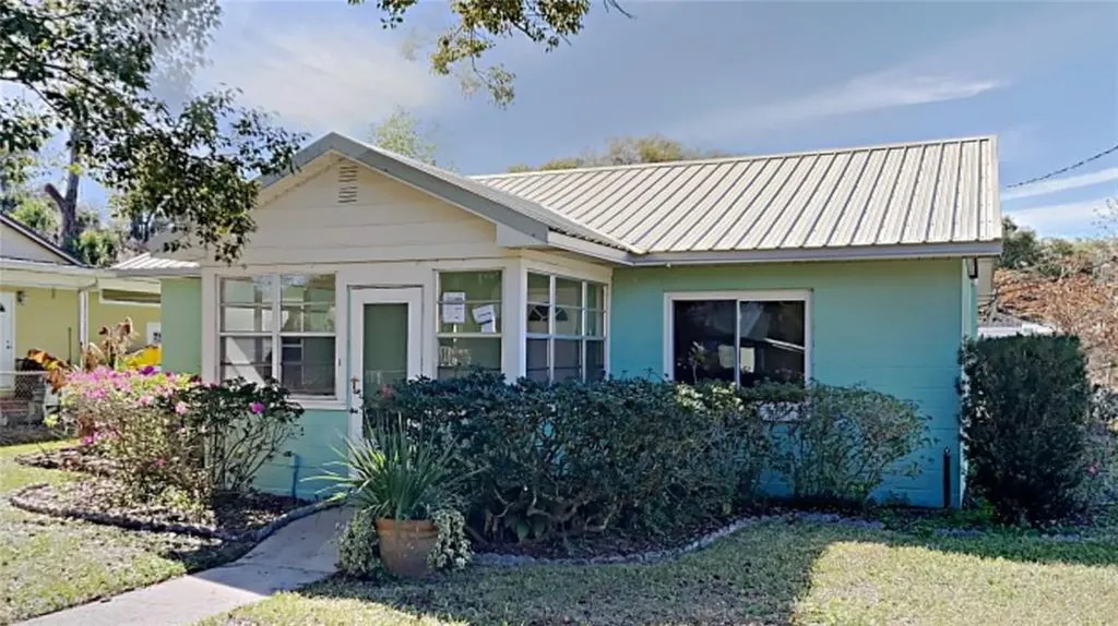 1207 N Barnes Street Plant City FL 33563
