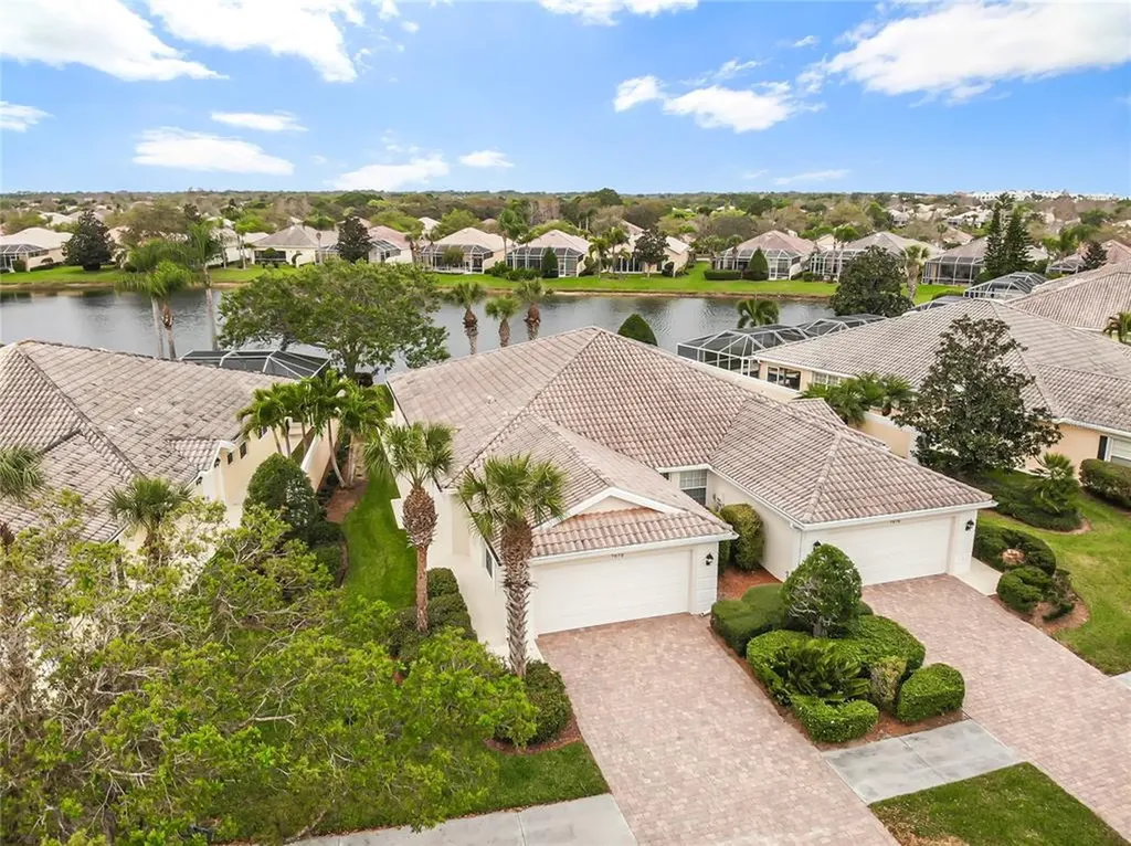 7678 Camminare Drive Sarasota FL 34238