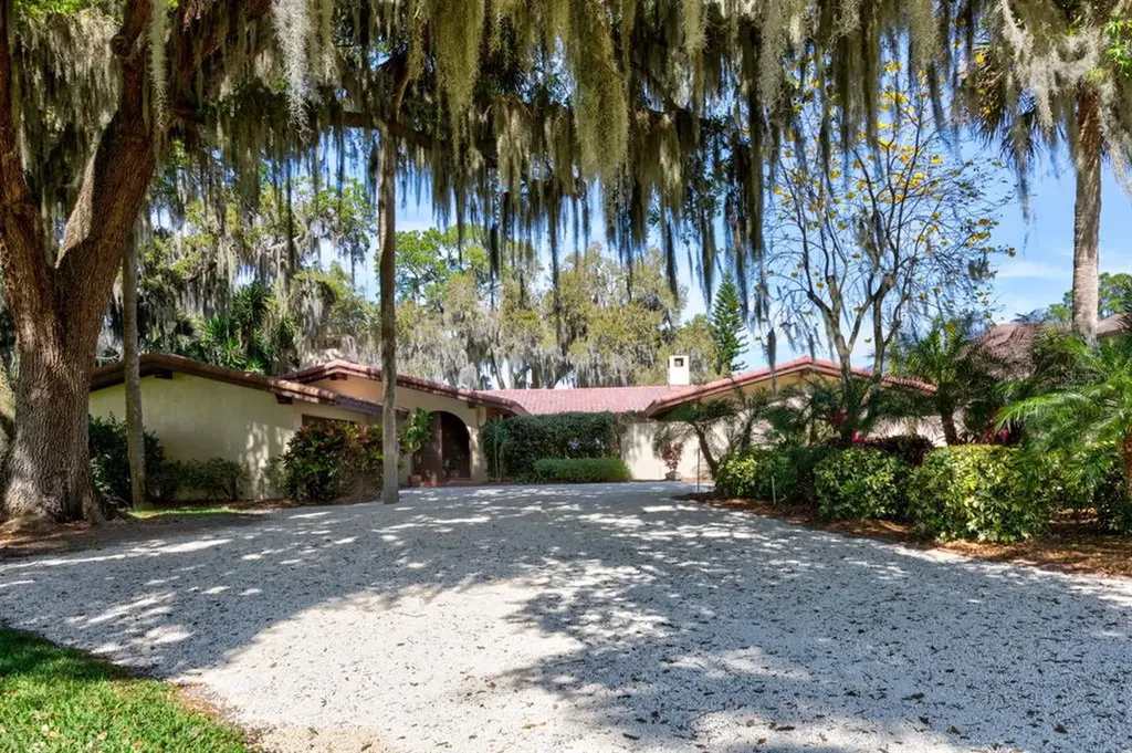 16301 E Shirley Shores Road Tavares FL 32778