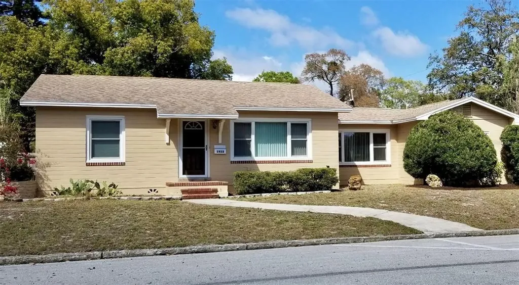 1933 34th Avenue N St Petersburg FL 33713