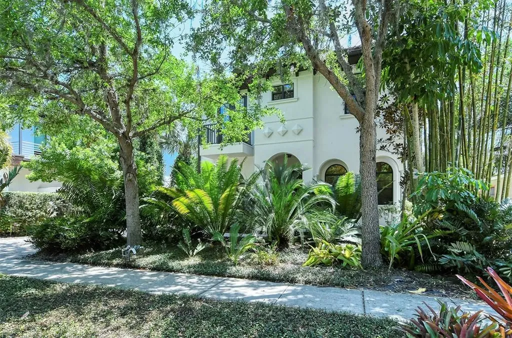 1730 Fortuna Street Sarasota FL 34239