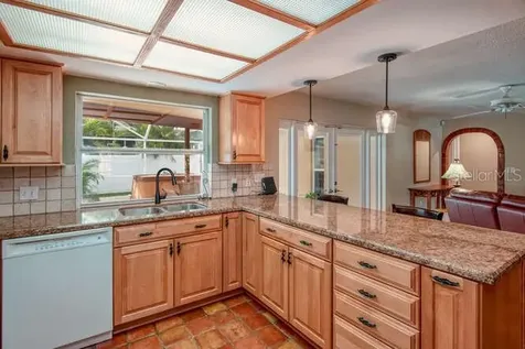 909 Woodland Drive Palm Harbor FL 34683