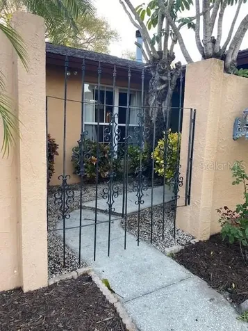 909 Woodland Drive Palm Harbor FL 34683