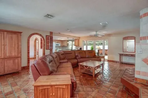 909 Woodland Drive Palm Harbor FL 34683