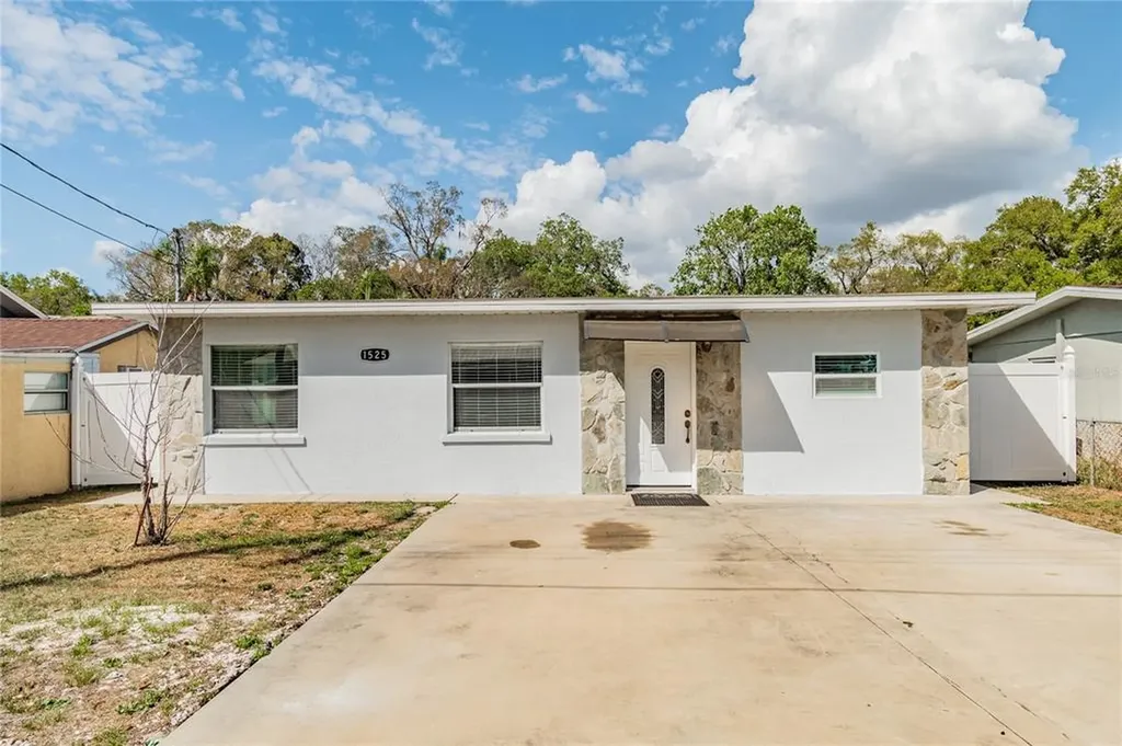 1525 W Jean Street Tampa FL 33604