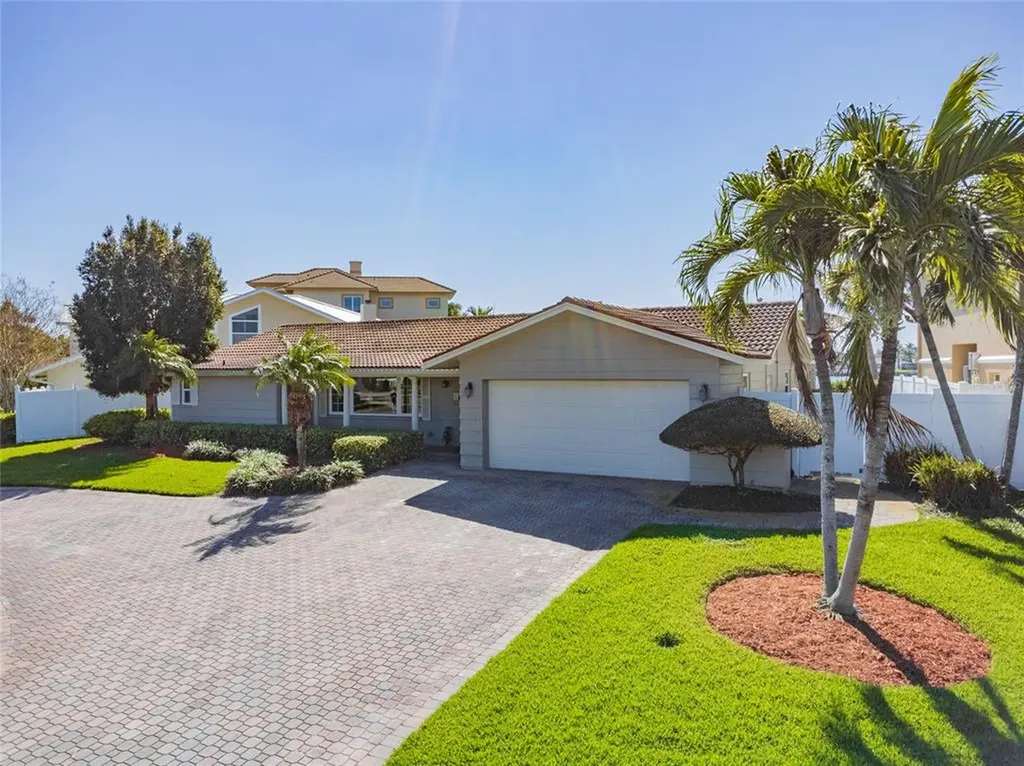 8066 12th Avenue S St Petersburg FL 33707