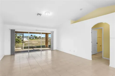 2027 NE 40th Street Cape Coral FL 33909
