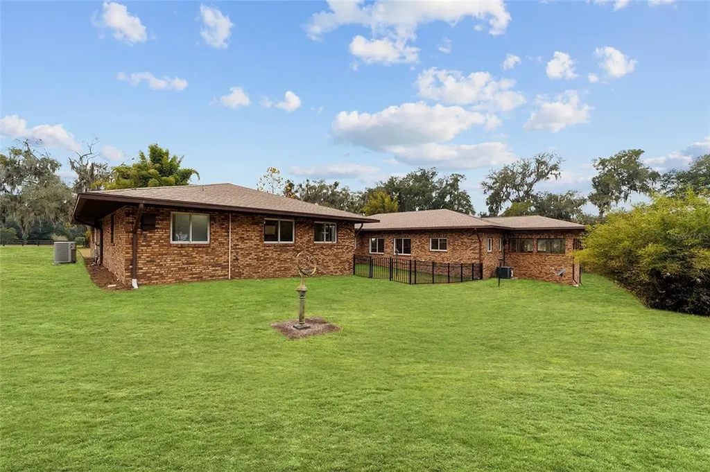745 NE 120th Street Ocala FL 34479