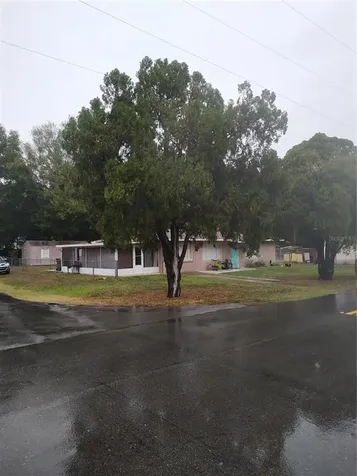 1902 Main Street Valrico FL 33594