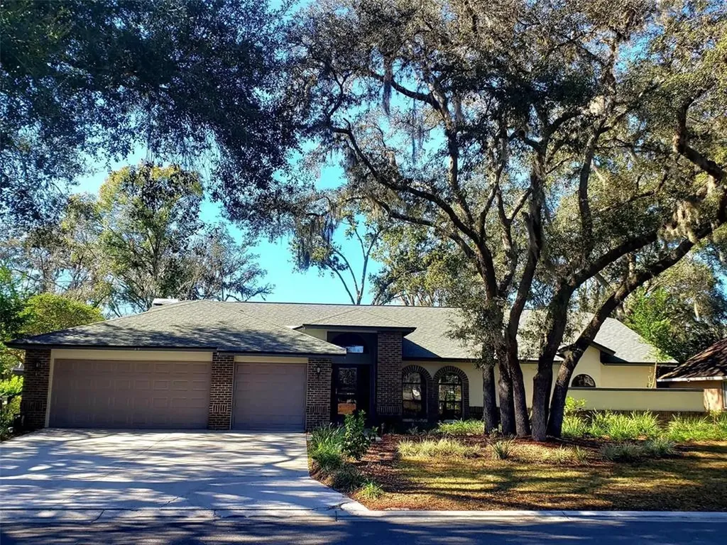 3019 Forest Club Drive Plant City FL 33566