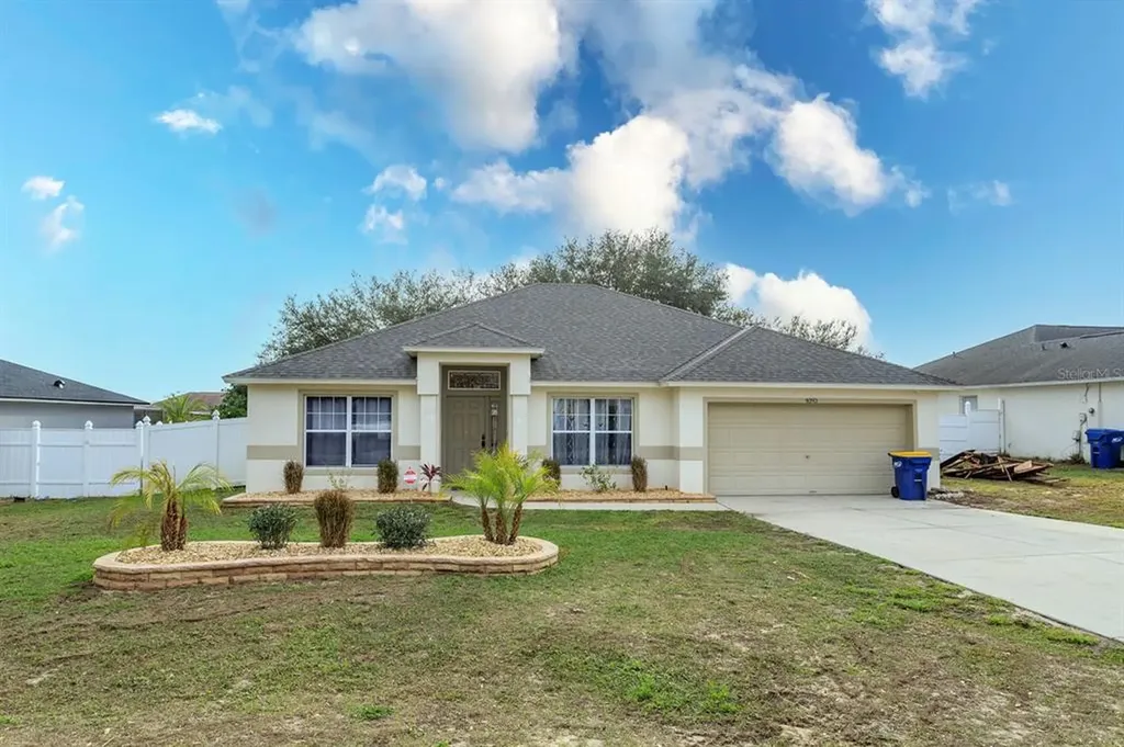 4093 Lake Bluff Drive Mascotte FL 34753