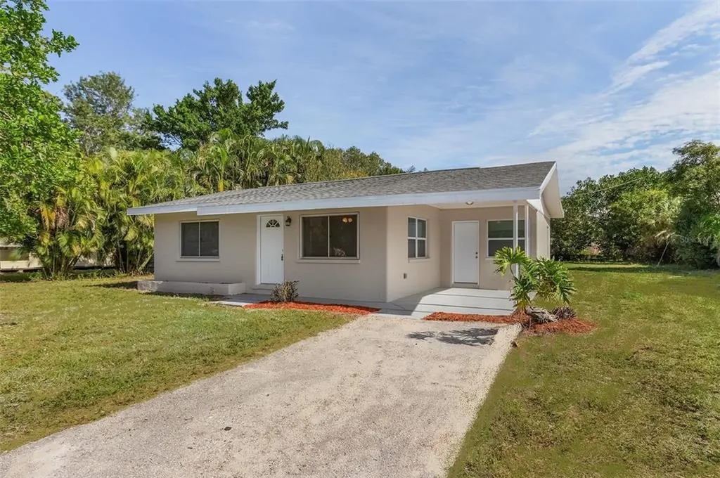 1586 Ixora Drive North Fort Myers FL 33917