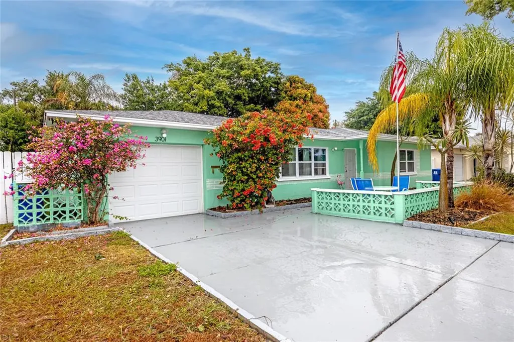 3901 26th Avenue N St Petersburg FL 33713