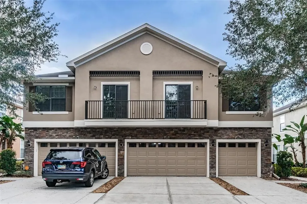 16511 Kingletridge Avenue Lithia FL 33547