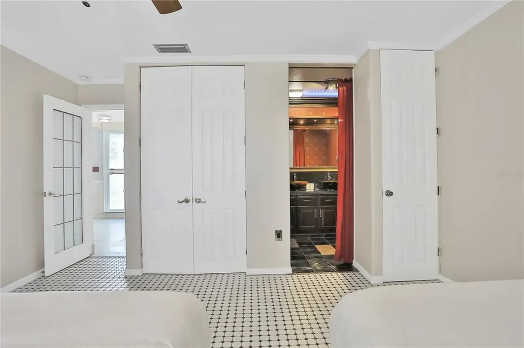 4315 Royal Palm Drive Bradenton FL 34210