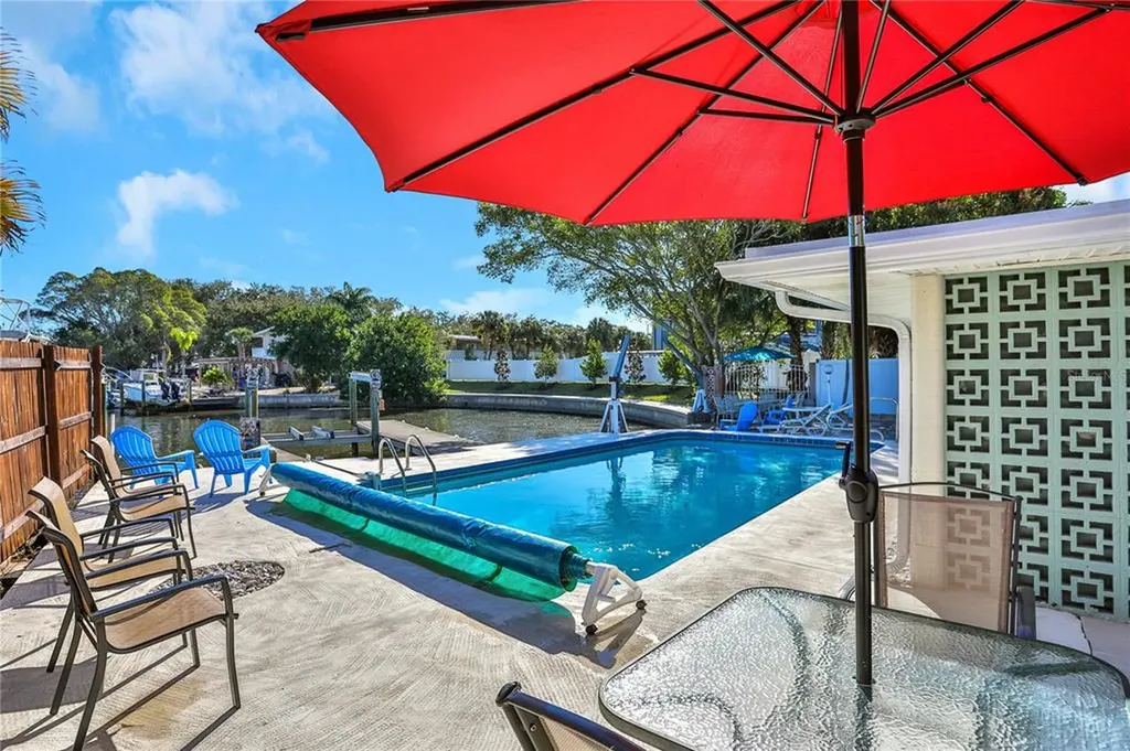 4315 Royal Palm Drive Bradenton FL 34210