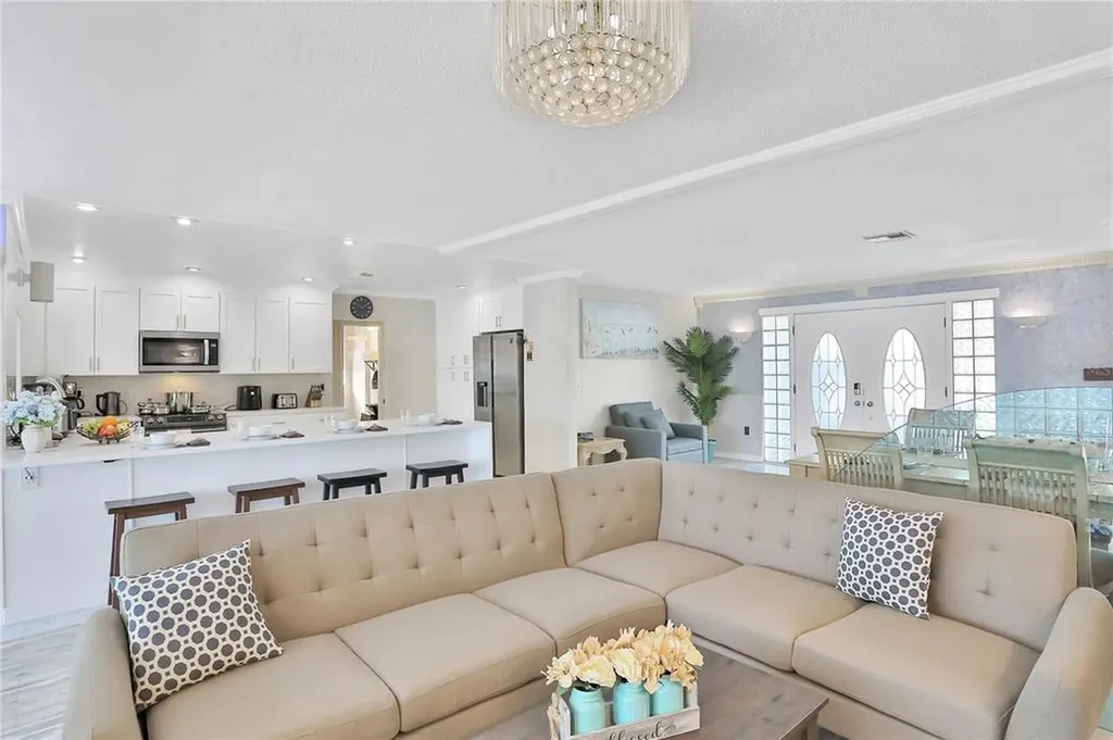 4315 Royal Palm Drive Bradenton FL 34210