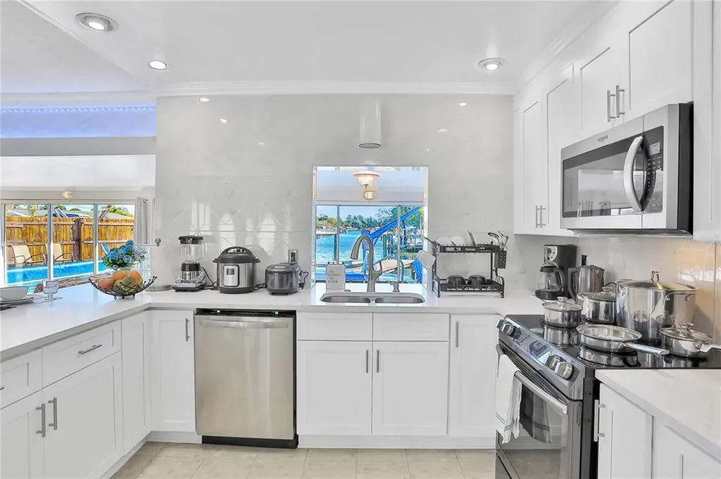 4315 Royal Palm Drive Bradenton FL 34210