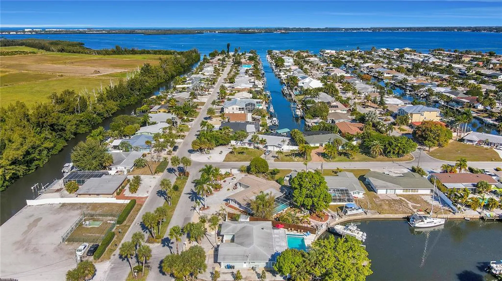 4315 Royal Palm Drive Bradenton FL 34210