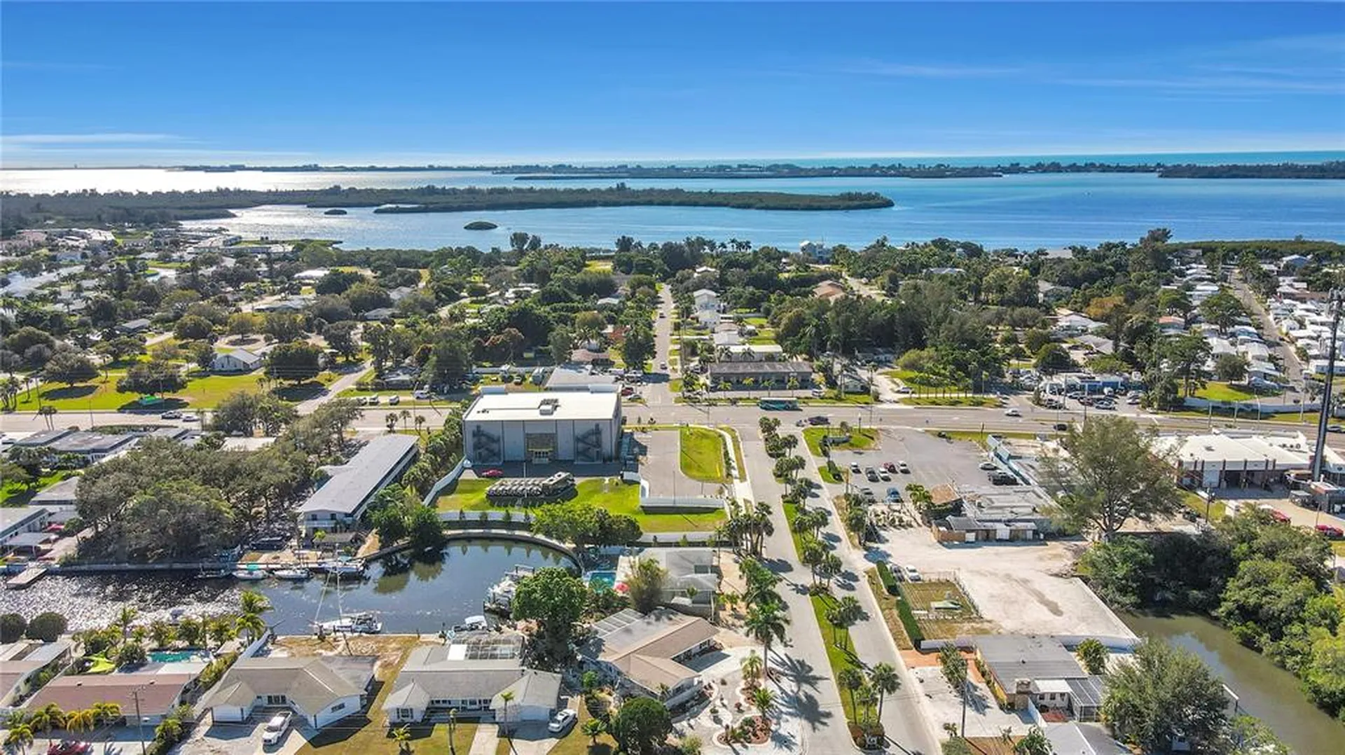 4315 Royal Palm Drive Bradenton FL 34210