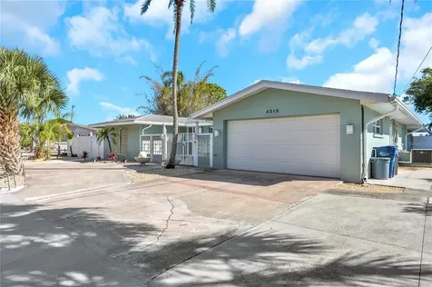 4315 Royal Palm Drive Bradenton FL 34210
