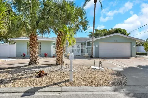 4315 Royal Palm Drive Bradenton FL 34210