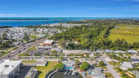 4315 Royal Palm Drive Bradenton FL 34210