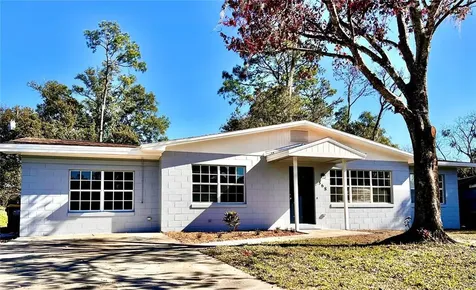 568 Wisteria Avenue Umatilla FL 32784