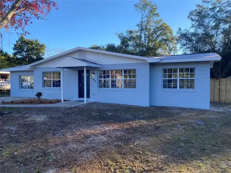 568 Wisteria Avenue Umatilla FL 32784
