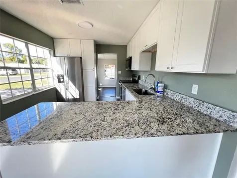 568 Wisteria Avenue Umatilla FL 32784