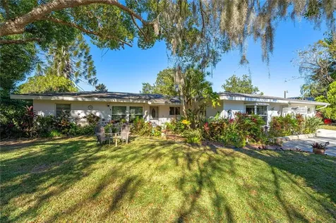 4617 E Lake Circle Sarasota FL 34232