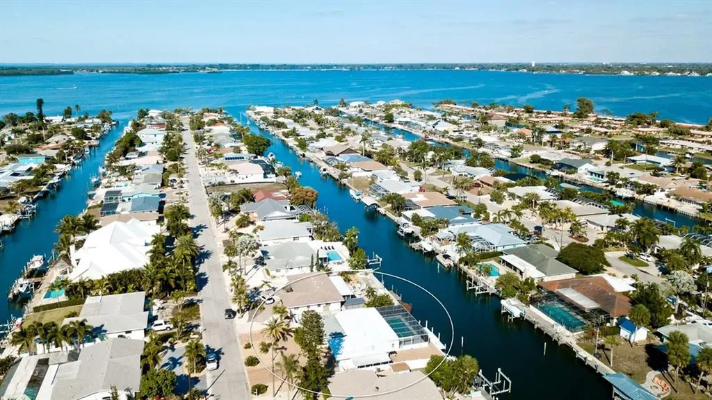 4115 100th Street W Bradenton FL 34210