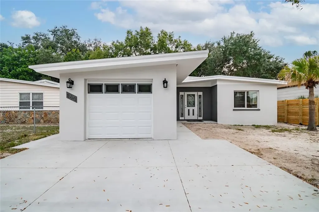 860 53rd Avenue S St Petersburg FL 33705