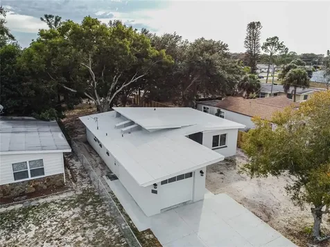860 53rd Avenue S St Petersburg FL 33705