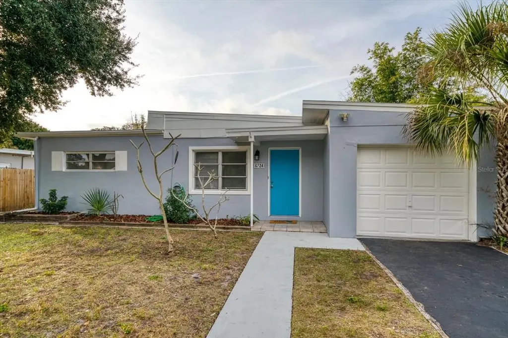 6724 4th Avenue N St Petersburg FL 33710
