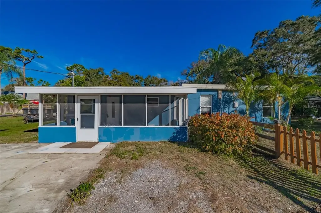 1909 Glen Echo Lane Clearwater FL 33760