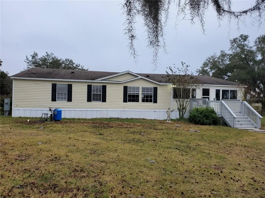15303 SE 150th Avenue Weirsdale FL 32195